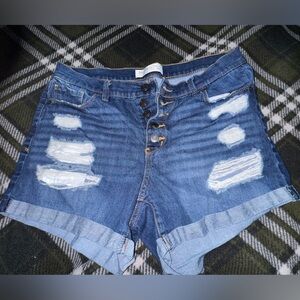 MUDD DISTRESSED JEAN SHORT